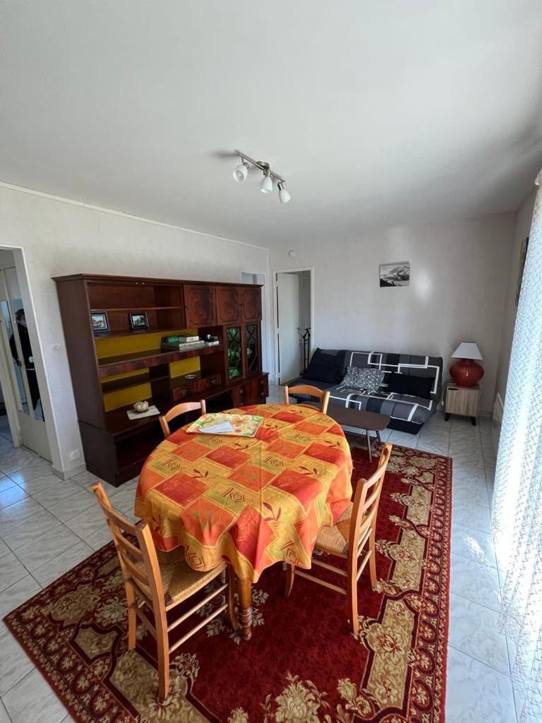 3 Pieces Royan